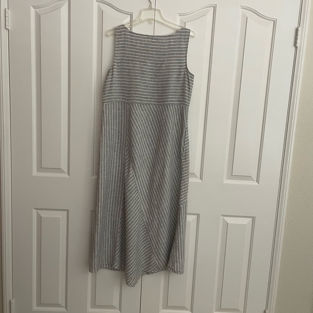 J. Jill 100% Linen Asymmetric Grey White striped Maxi Dress pockets PM EUC - Picture 6 of 16